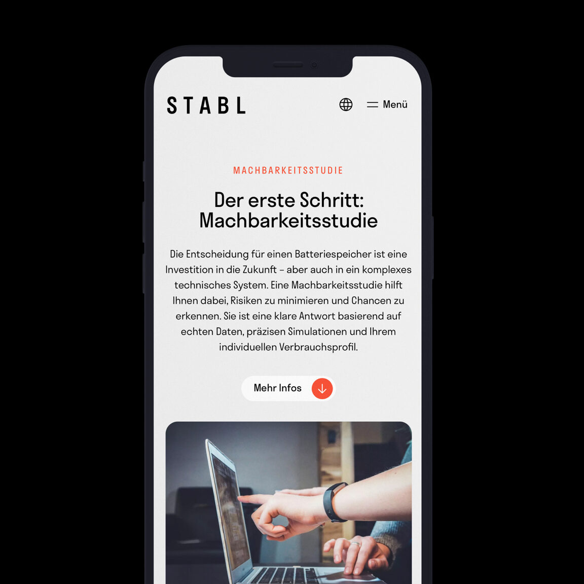 Mobile Ansicht einer Website auf dem Smartphone