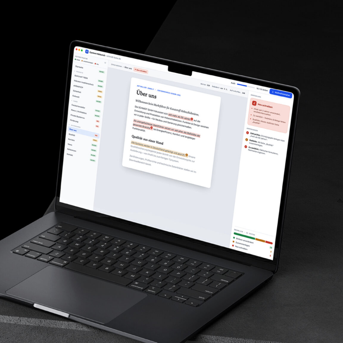Laptop mit geöffneten Textdokumenten für die Content-Überarbeitung